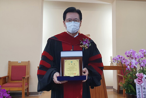 이정익 목사는 11월 3일 실천신대 총장으로 취임, 활동을 시작했다.