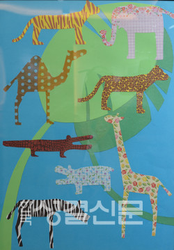 이상욱 작가가 종이를 오려서 동물을 표현한 작품