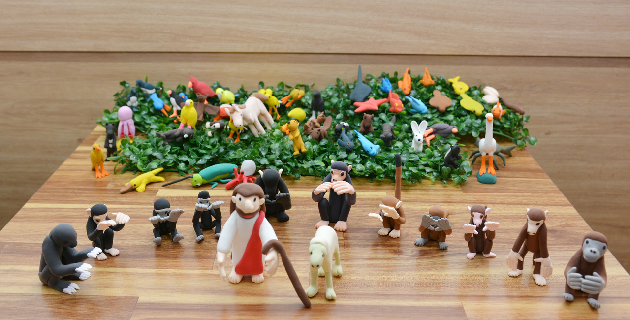            이상욱 작가가 클레이로 만든 작품.