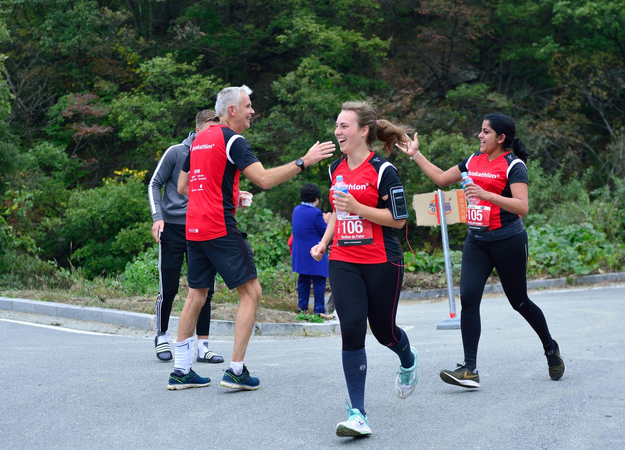 제3회 머스카슬론 한국대회가 오는 10월 8~10일 강원도 철원과 경기도 연천군 고대산캠핑리조트에서 열린다. 사진은 머스카슬론 대회 중인 유럽 참가자들의 모습. (사진=한국오픈도어선교회 제공)