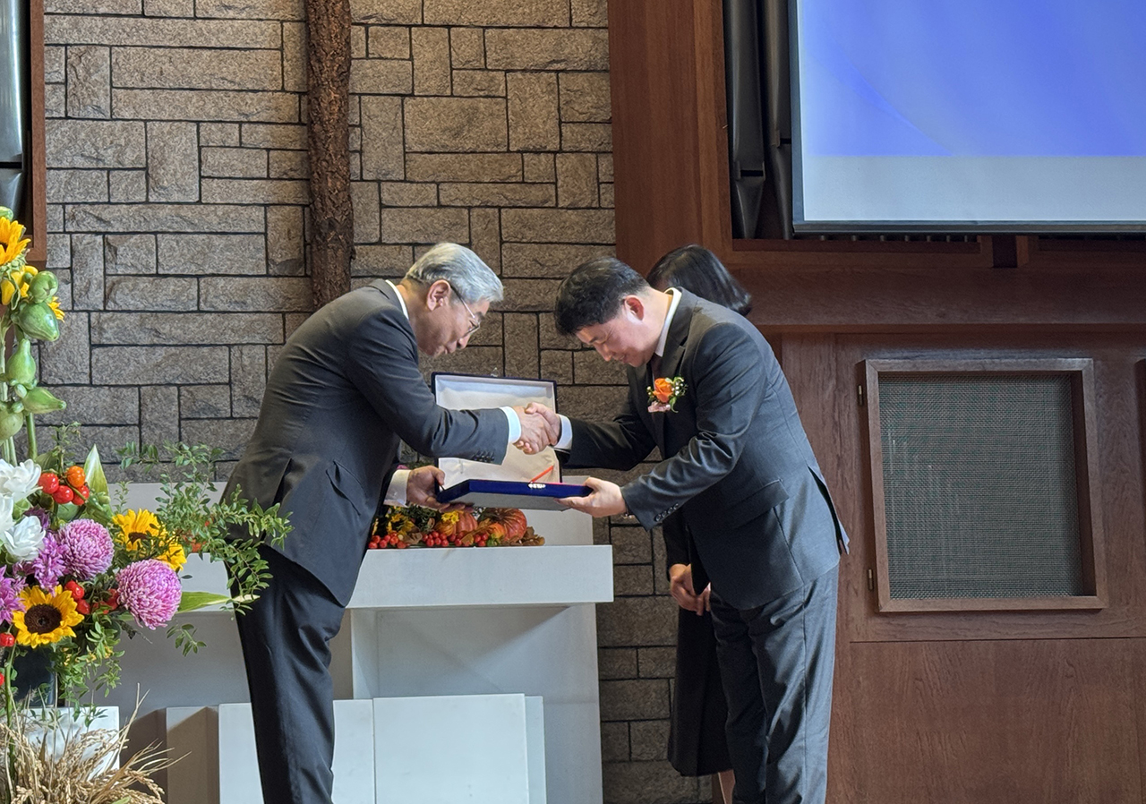 10월 12일 토요일 오후 3시 연세대학교 루스채플 예배실에서 제24회 언더우드 선교상 시상식이 열렸다. 사진은