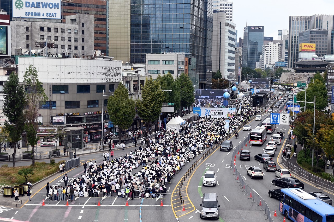 ‘1027 한국교회 200만 연합예배 및 큰 기도회’가 10월 27일 광화문~서울역과 여의도 일대에서 개최됐다.