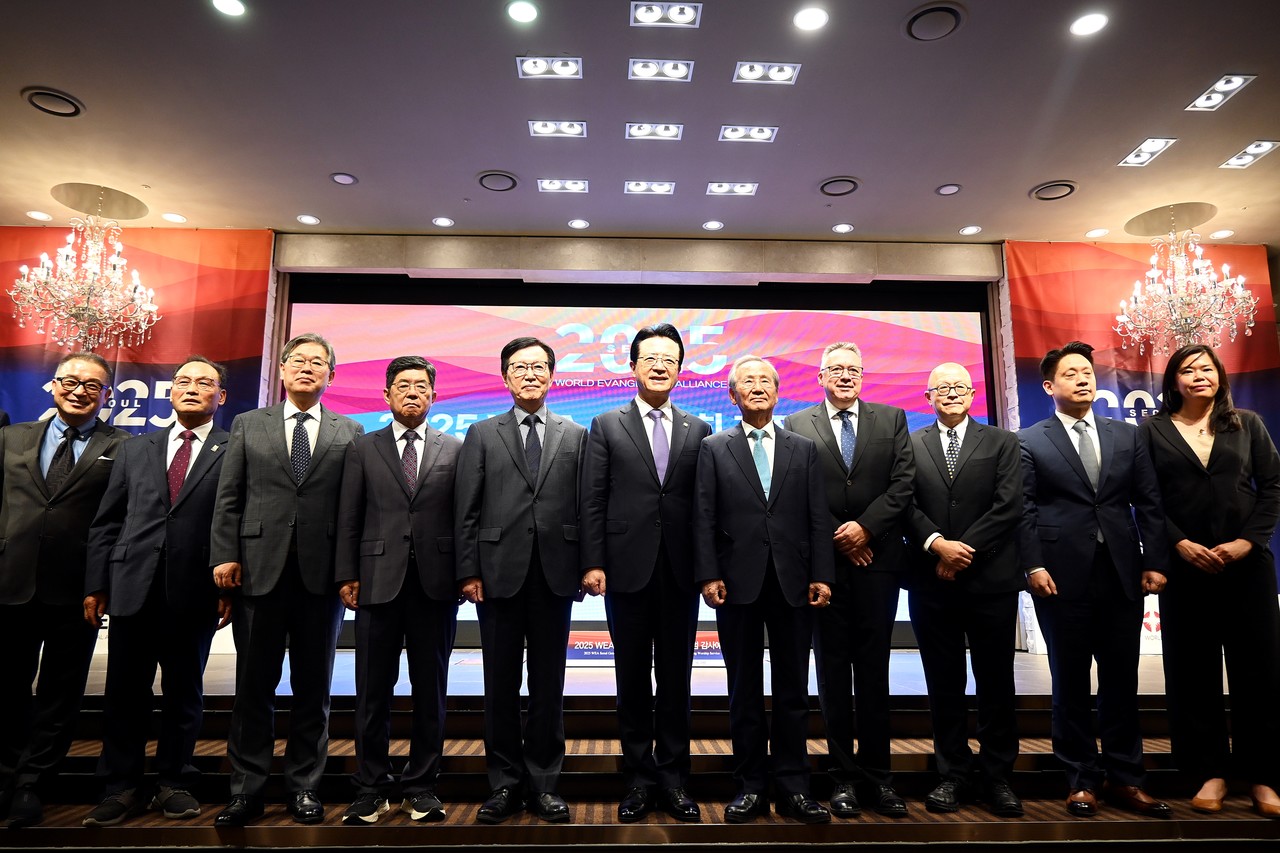 ‘2025 WEA 서울총회 조직위원회’는 11월 15일 서울 여의도 CCMM빌딩에서 출범 감사예배를 드렸다.