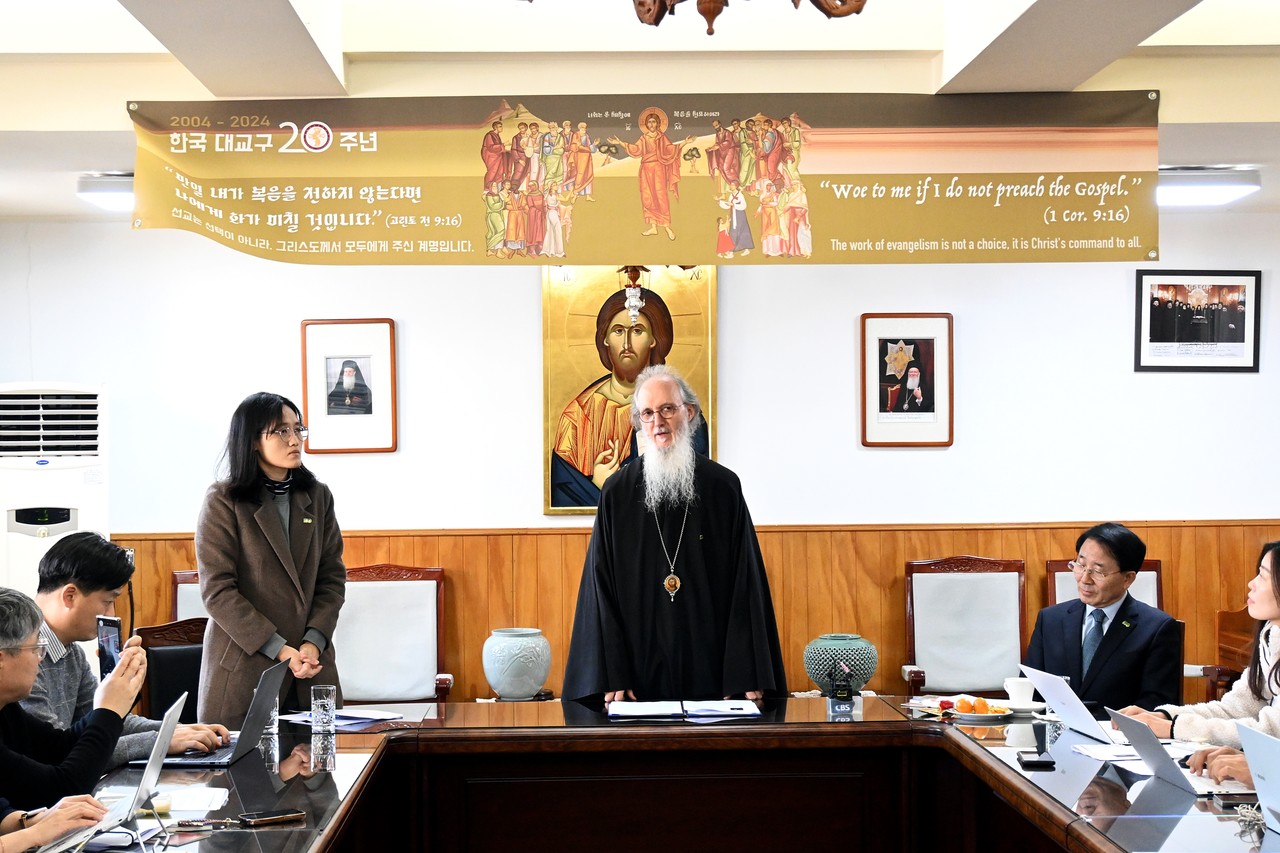 한국기독교교회협의회 신임 회장으로 선임된 조성암 대주교가 지난 11월 22일 한국정교회 서울 성 니콜라스대성당에서 기자회견을 개최했다.