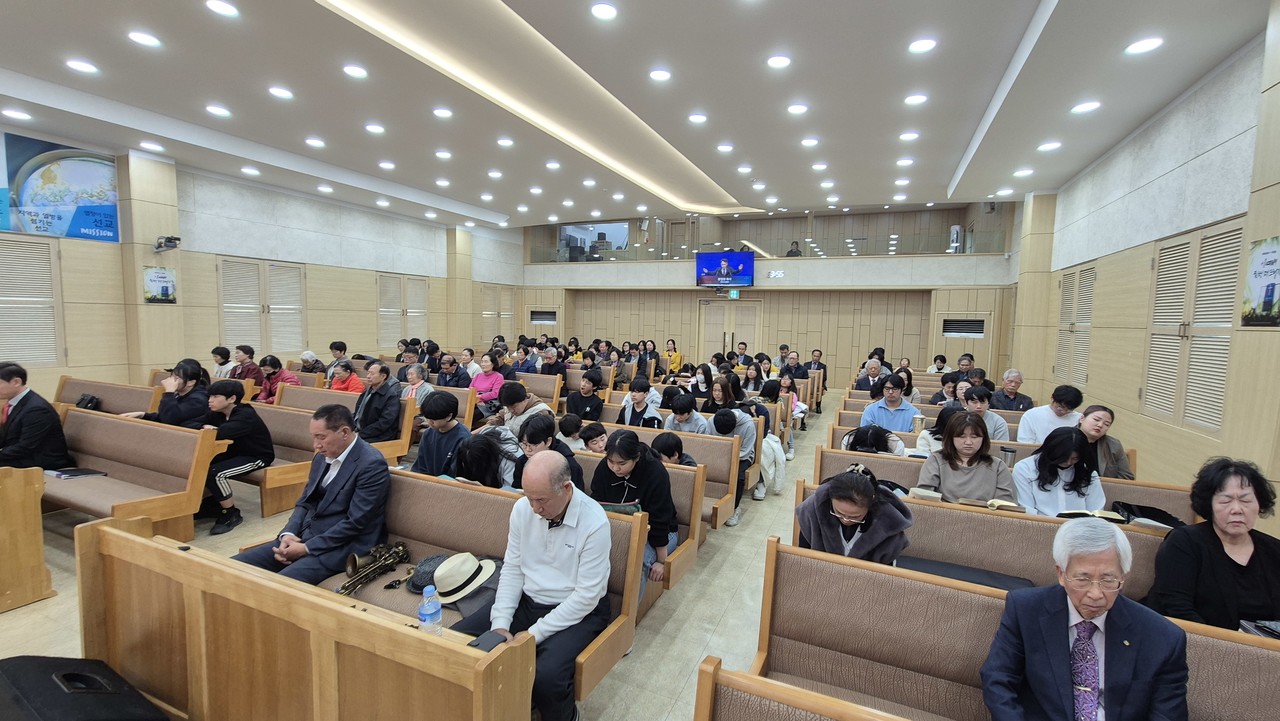 백암면기독교연합회는 11월 24일 백암교회에서 부흥성회를 개최했다.