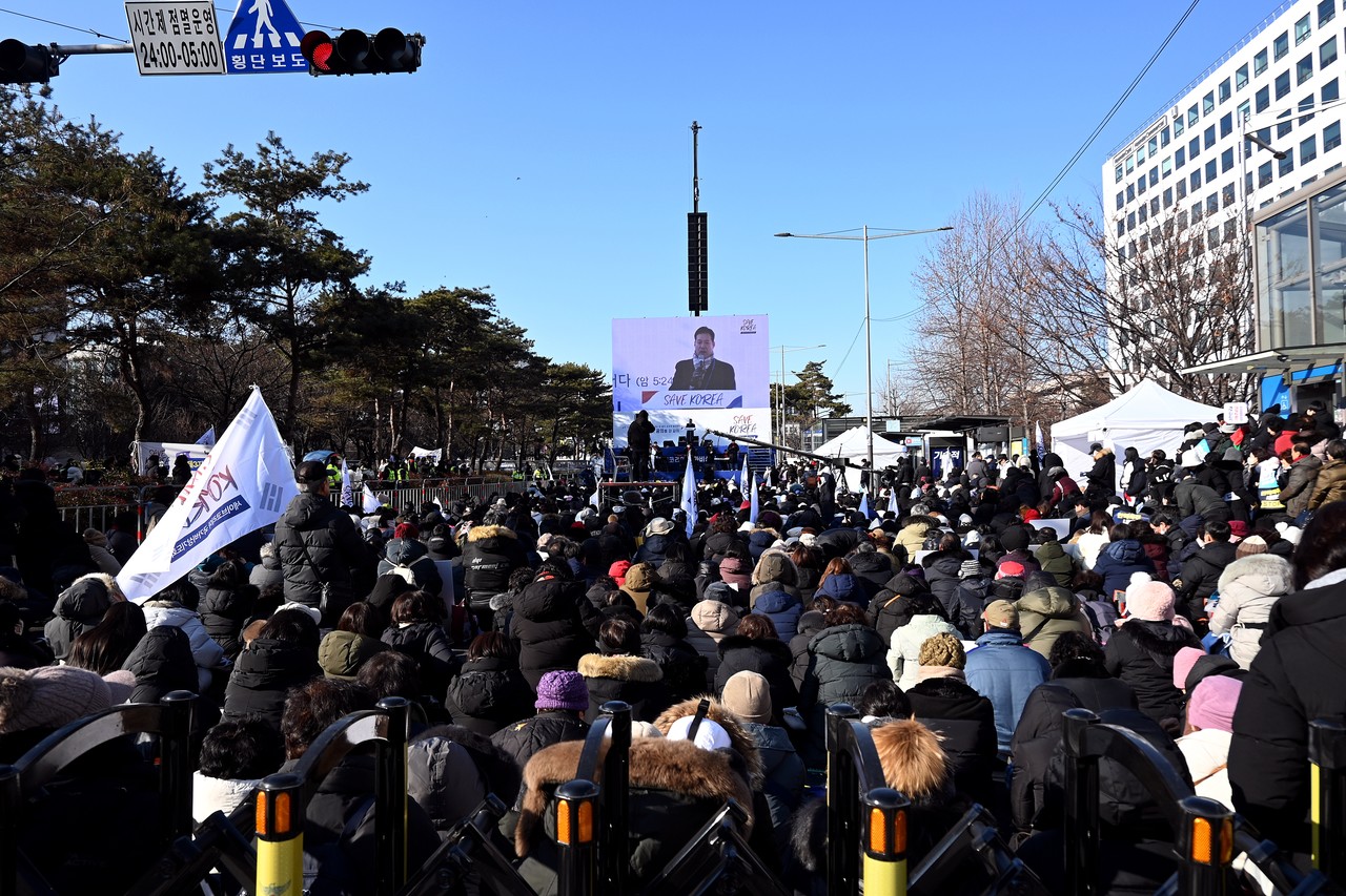세이브코리아준비위원회와 소중한것을지키는용기있는사람들의모임은 1월 11일 서울 여의도 국회의사당 앞에서 세이브코리아 국가비상기도회를 개최했다.