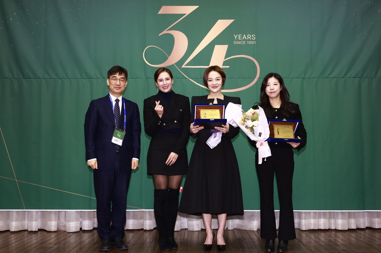 사랑의장기기증운동본부는 지난 1월 21일 창립 34주년을 맞아 배우 황보라 씨와 성우 김보민 씨를 생명나눔 홍보대사로 위촉했다. (사진=사랑의장기기증운동본부 제공)