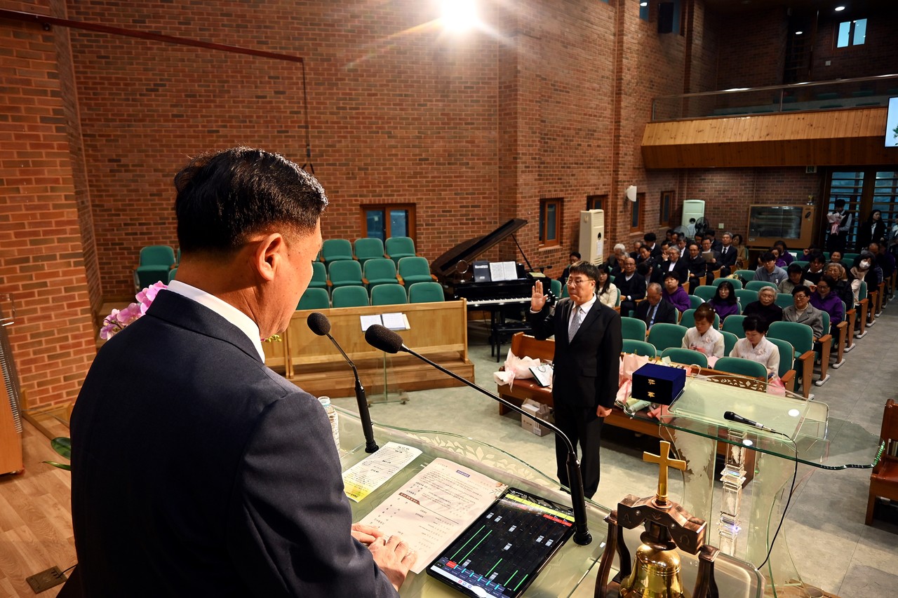 강림교회는 지난 3월 2일 창립 75주년 기념 권사·안수집사 임직식을 개최했다.