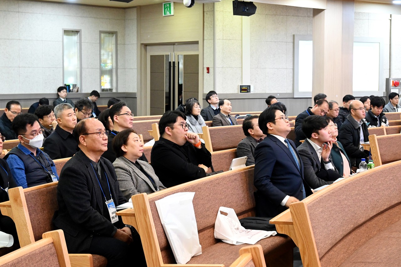 국내선교위원회와 교육위원회는 3월 6일 광주교회(김철규 목사)에서 ‘2025 찾아가는 성결교회 부흥키워드’를 개최했다.