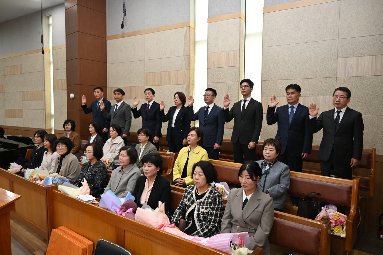 노원교회는 3월 9일 명예장로·권사 추대 및 권사·안수집사 임직식을 개최했다.