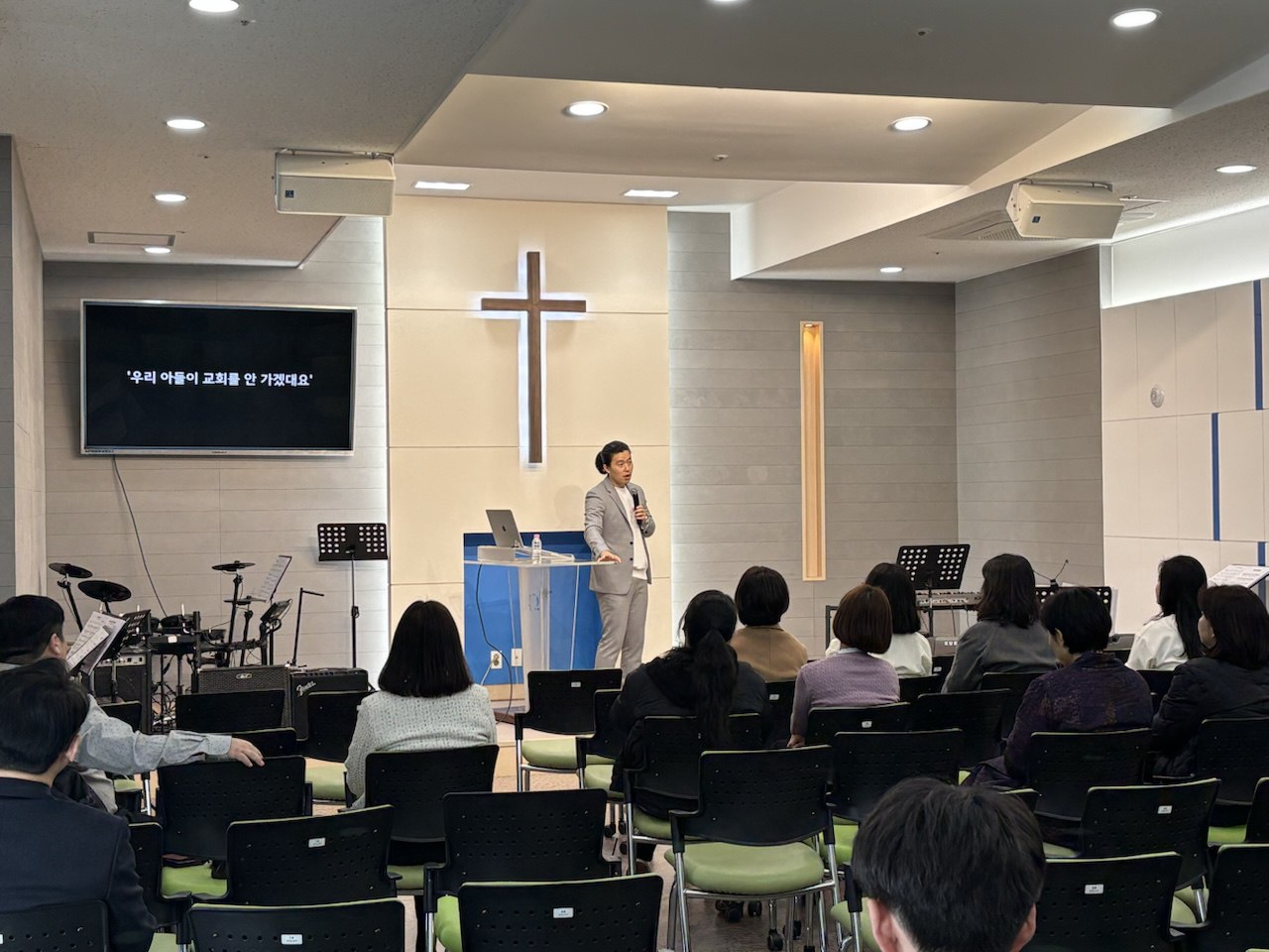 수원교회는 지난 3월 9일 교육위원회 주관으로 학부모 세미나를 개최했다.