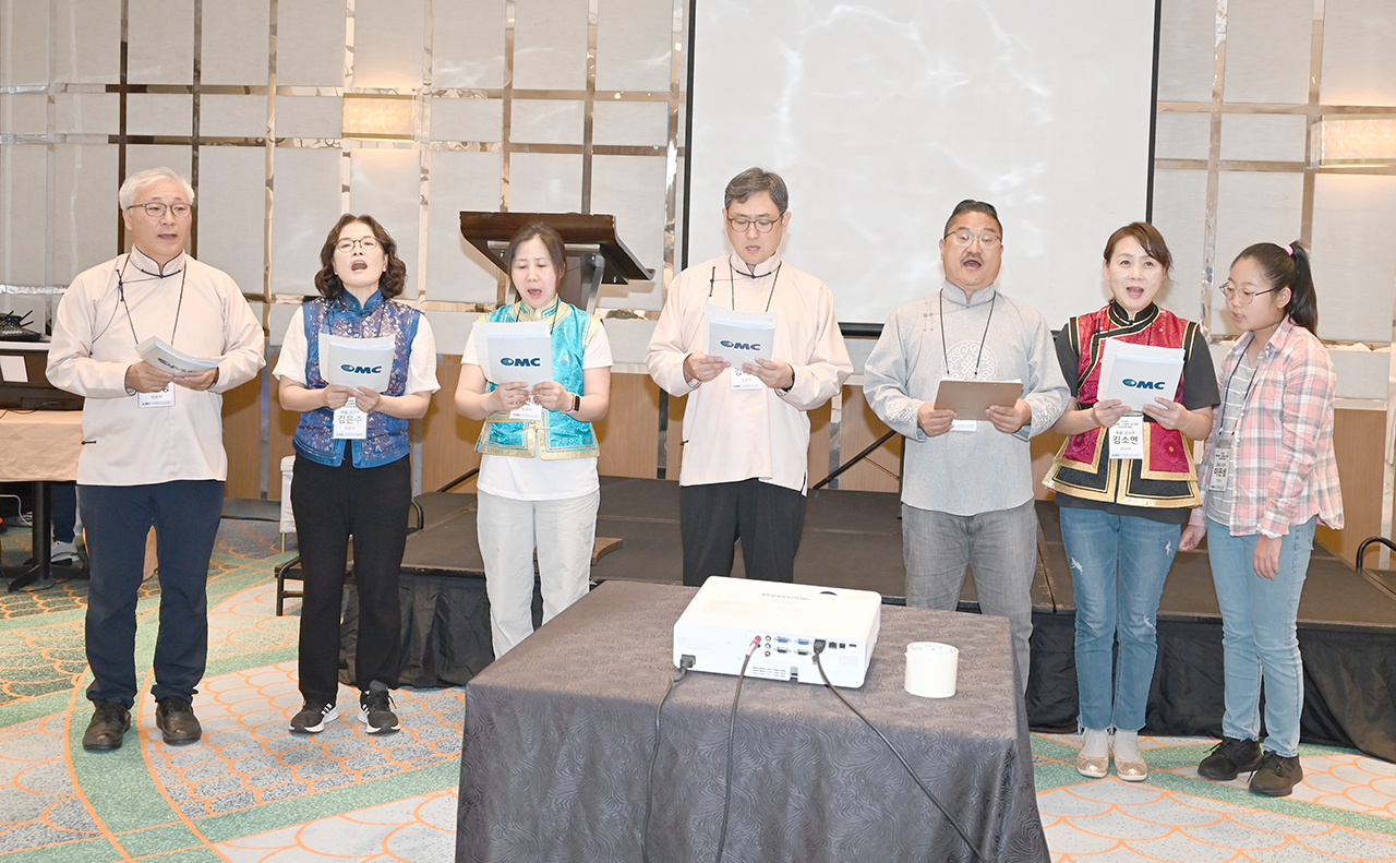 몽골어로 특송하는 몽골선교부