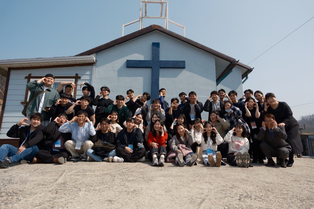 감곡교회에서 지난 3월 22-23일 신촌교회 청년부 40여 명이 특별한 봉사활동을 진행했다.