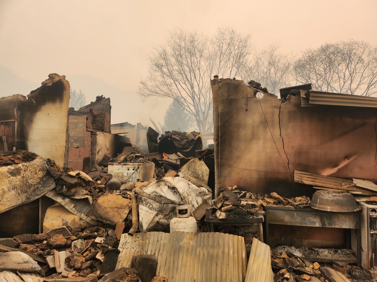 경북 청송 덕천교회 산불피해 현장 모습. (사진=CTS기독교TV 제공)