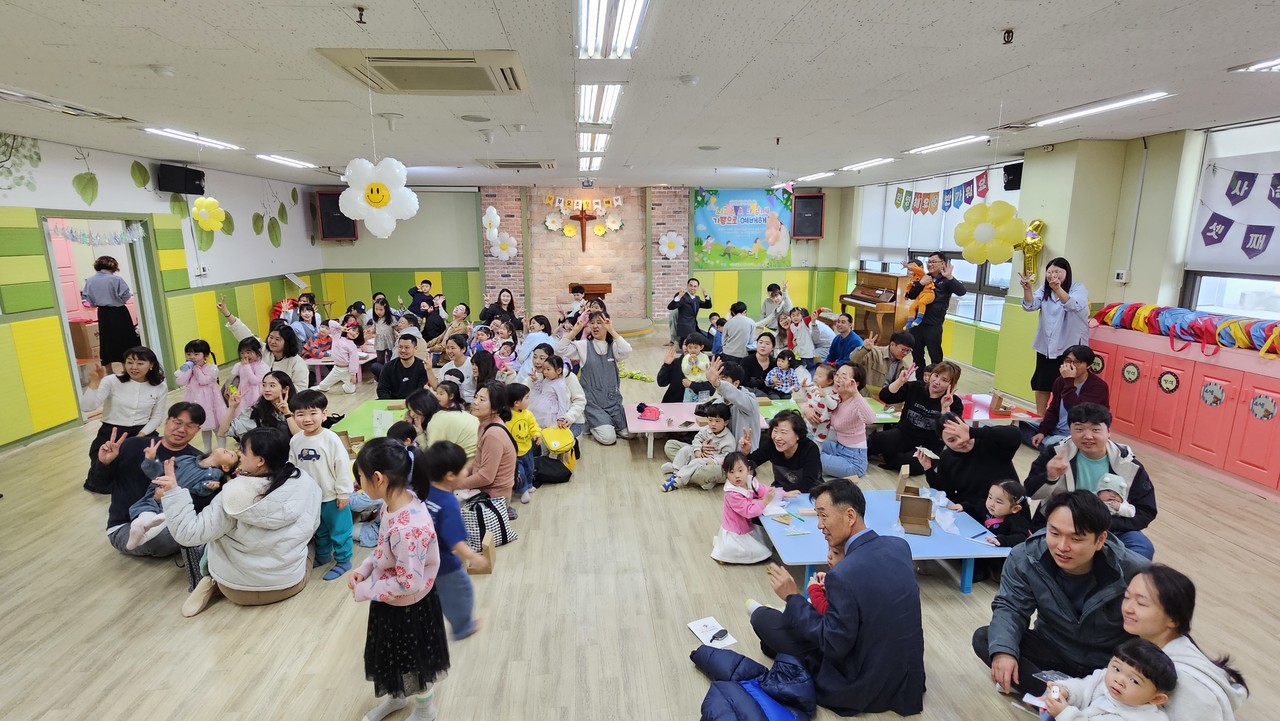 여주교회 유치부는 지난 3월 23일 ‘가정에서도 예배 ON!’을 주제로 부모초청예배를 드렸다. (사진=여주교회 제공)