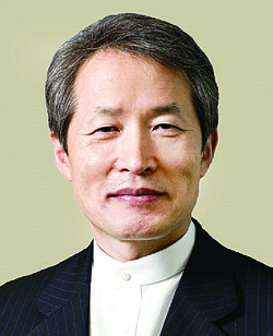 전 총회장 지형은 목사.