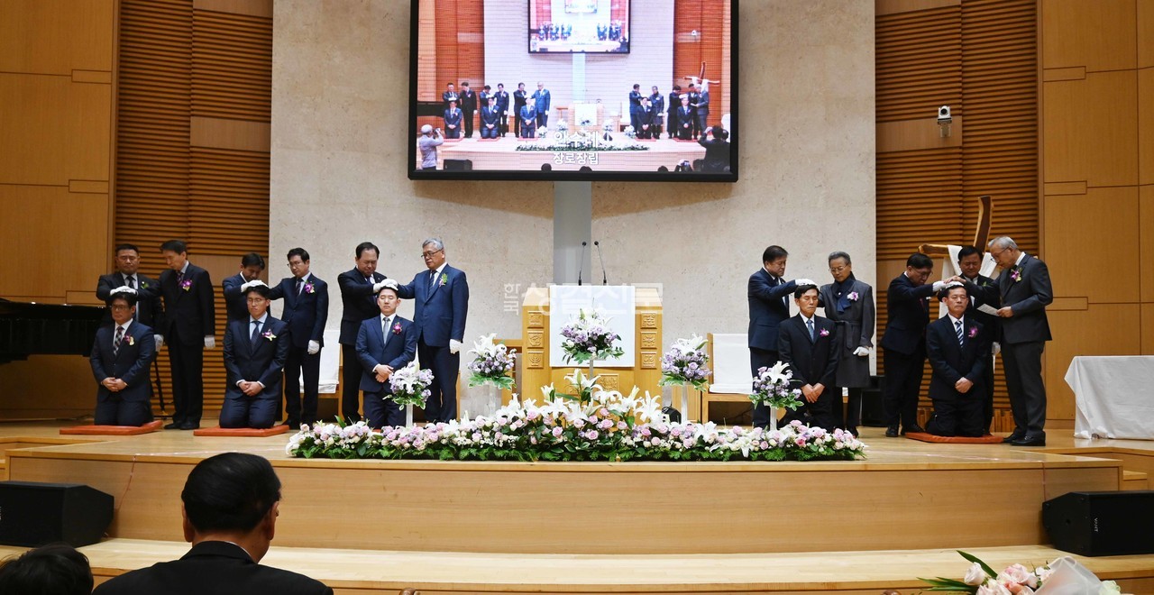 태광교회는 4월 27일 추대 및 임직식을 열고 교회 부흥을 위해 헌신할 새 일꾼들을 세웠다.
