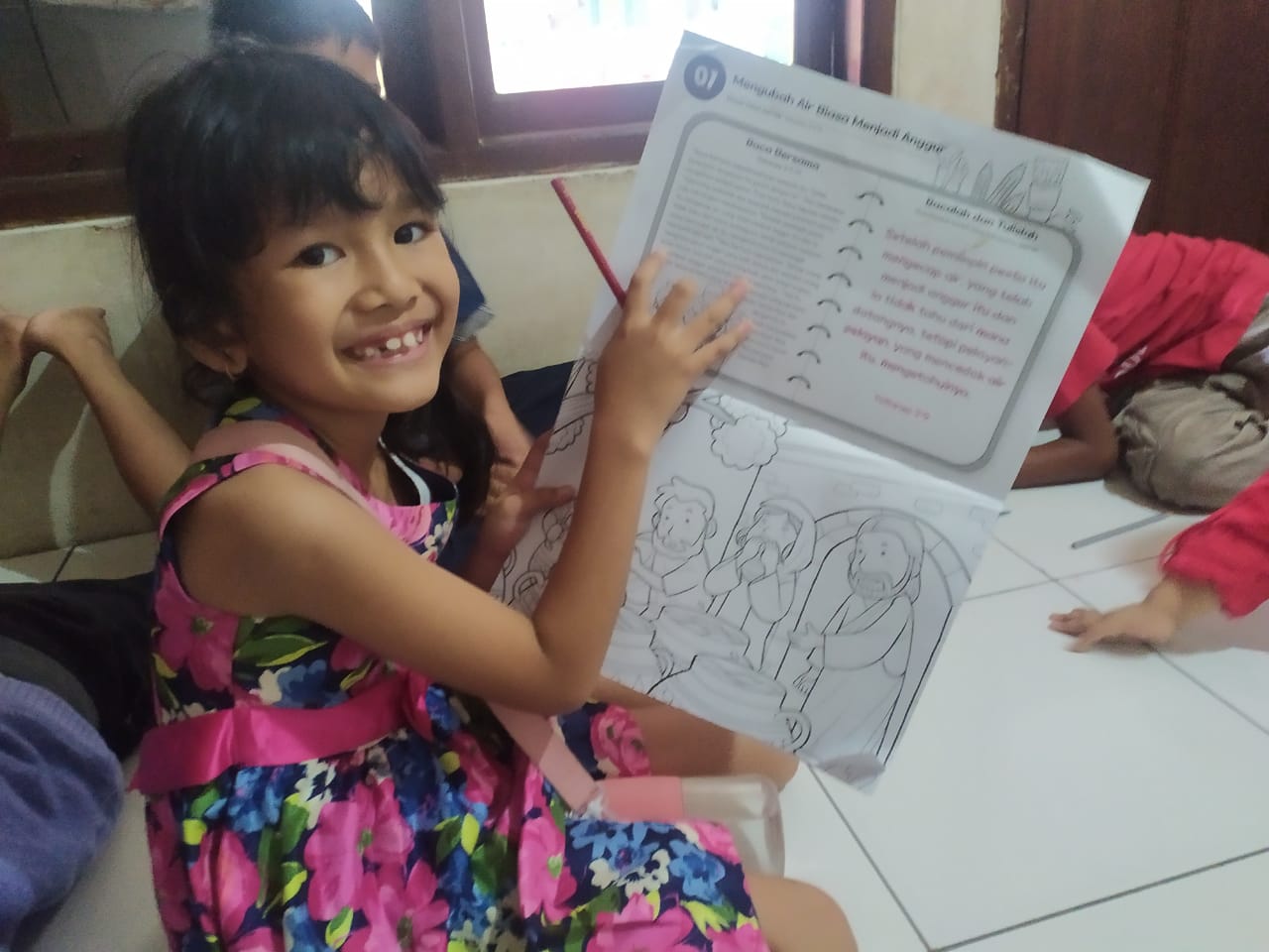 인도네시아에서 교회학교 교재 번역·보급 사역 중인 최지현 선교사. (사진=최지현 선교사 제공)