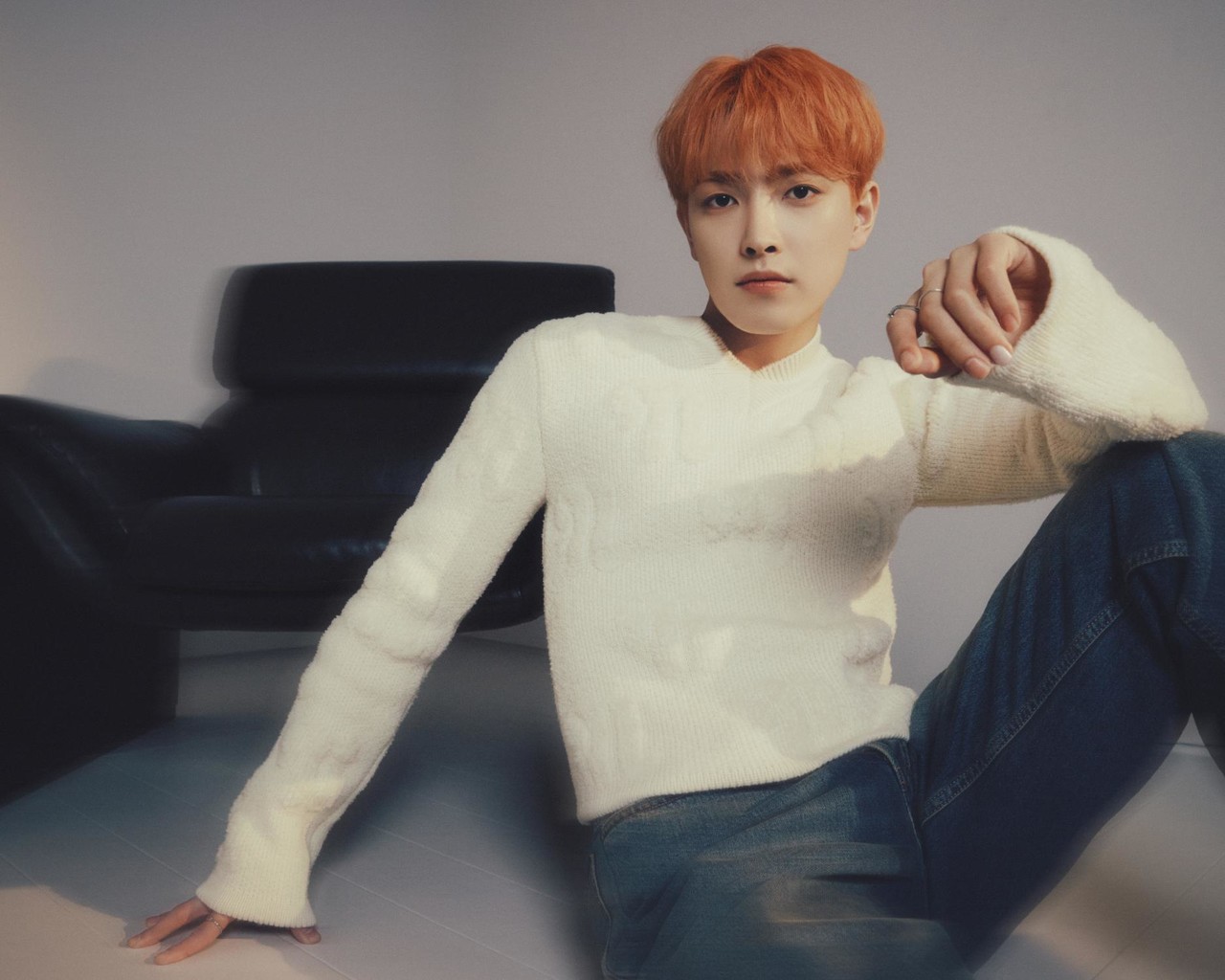 월드비전은 어린이날 맞아 에이티즈 홍중으로부터 국내 꿈지원사업 위한 후원금 2,5000만 원을 전달받았다. (사진=월드비전 제공)