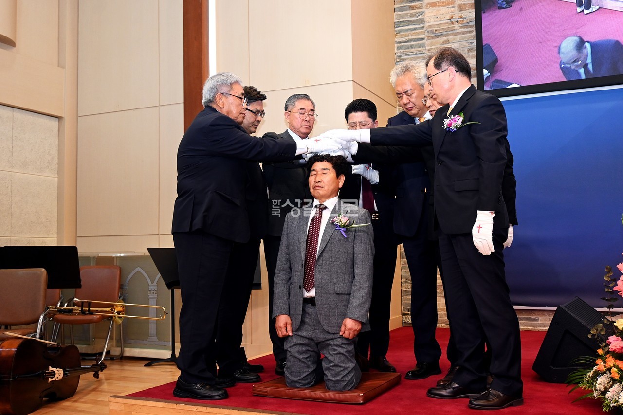 청주 서원교회는 5월 18일 창립 57주년 임직감사예배를 드렸다.