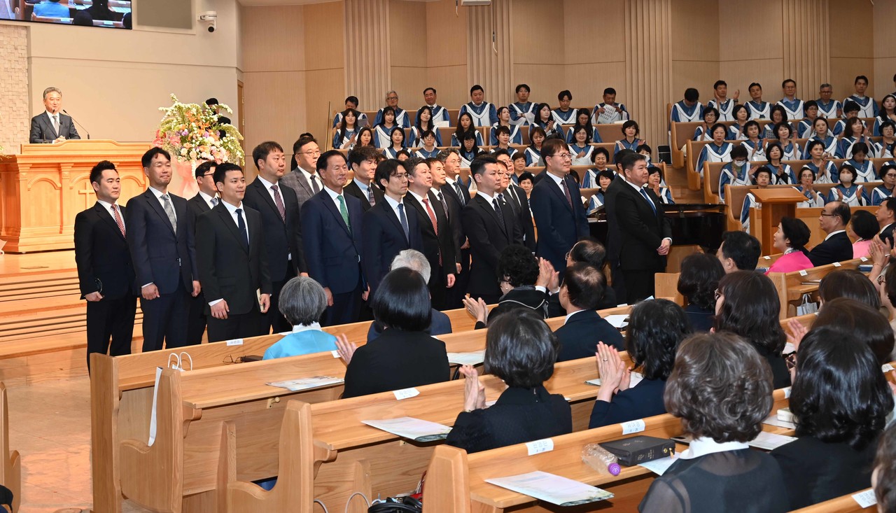 강서교회 신임 안수집사 일동