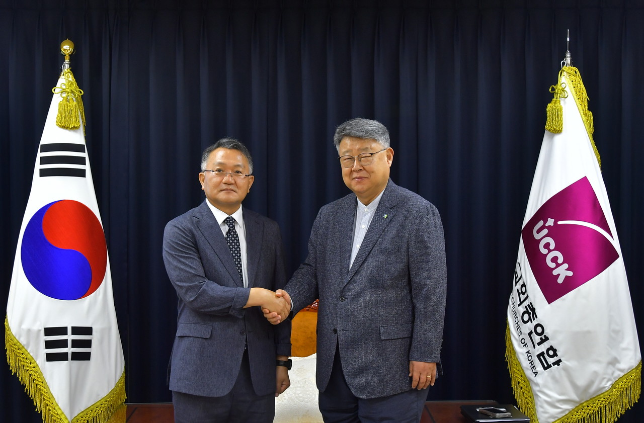 문화체육관광부 김도형 종무실장이 지난 7월 7일 한국교회총연합을 예방하고 신임 인사를 전했다. (사진=한국교회총연합 제공)