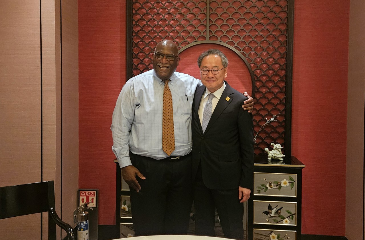 기독교대한감리회 김정석 감독회장은 지난 7월 1일 조선호텔에서 미연합감리교회(UMC) 감독회의 사무총장 팔머 감독을 만나 환담을 나눴다. (사진=기독교대한감리회 제공)