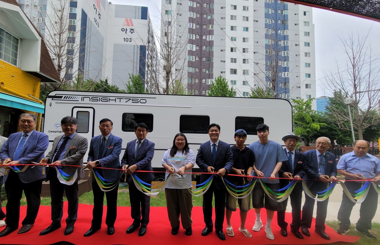 세향교회는 지난 7월 13일 교회 마당에서 ‘세향카라반 – 다음세대를 위한 공간’ 오픈식을 진행했다.