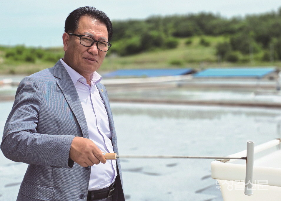 ‘해돋는 언덕’ 염전 대표 문천수 장로