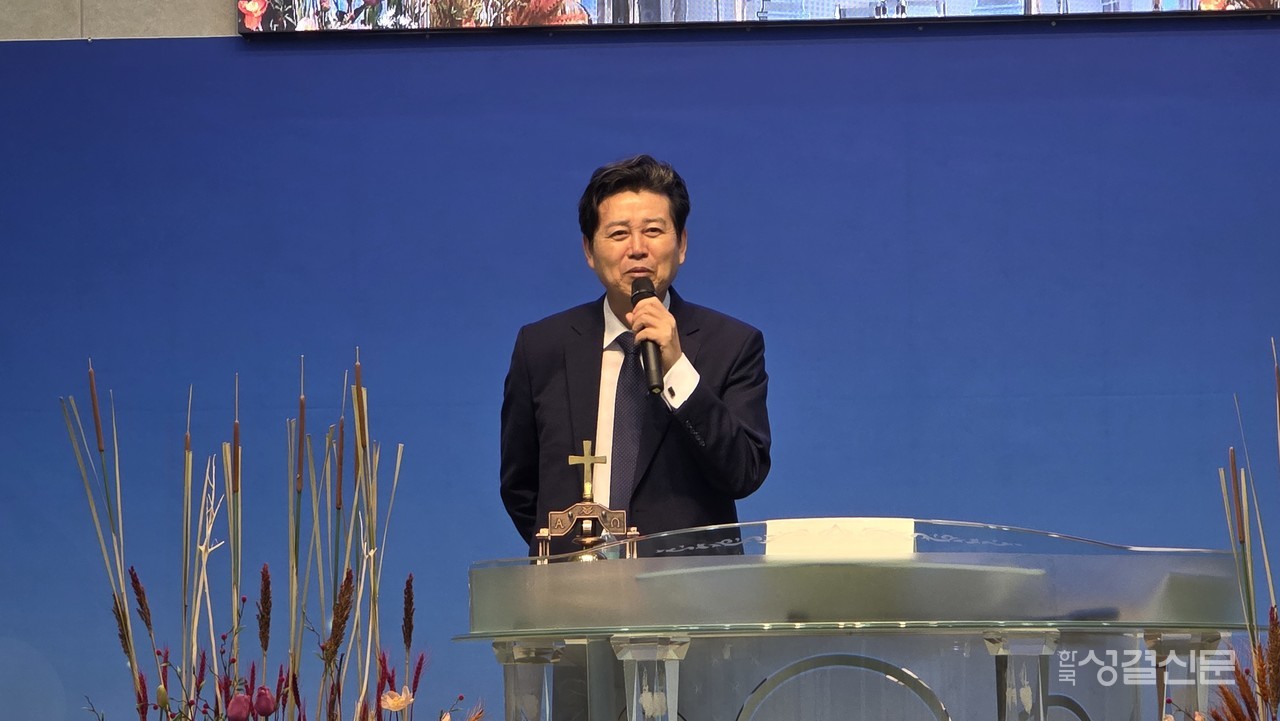 교단 부흥사회는 지난 7월 18일 두곡제일교회에서 자비량 부흥성회를 개최했다.