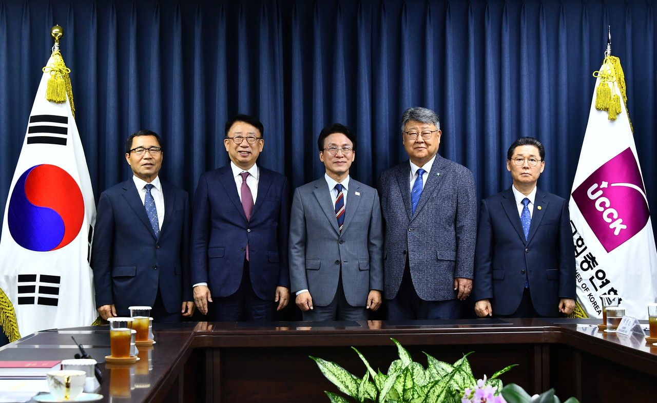 김민석 국무총리가 지난 7월 25일 한국교회총연합을 찾아 취임 인사를 전하고 교계의 협력을 당부했다. (사진=한국교회총연합 제공)
