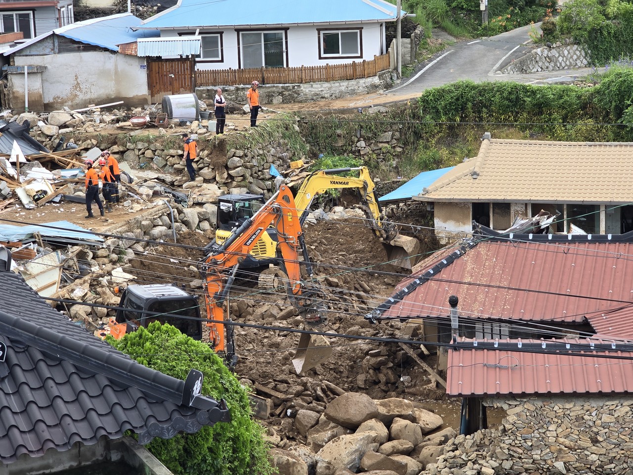 한국교회봉사단이 집중호우로 인해 피해를 입은 경남 산청, 충남 예산, 경기 가평 지역에서 긴급구호 활동을 시작했다. (사진=한국교회봉사단 제공)