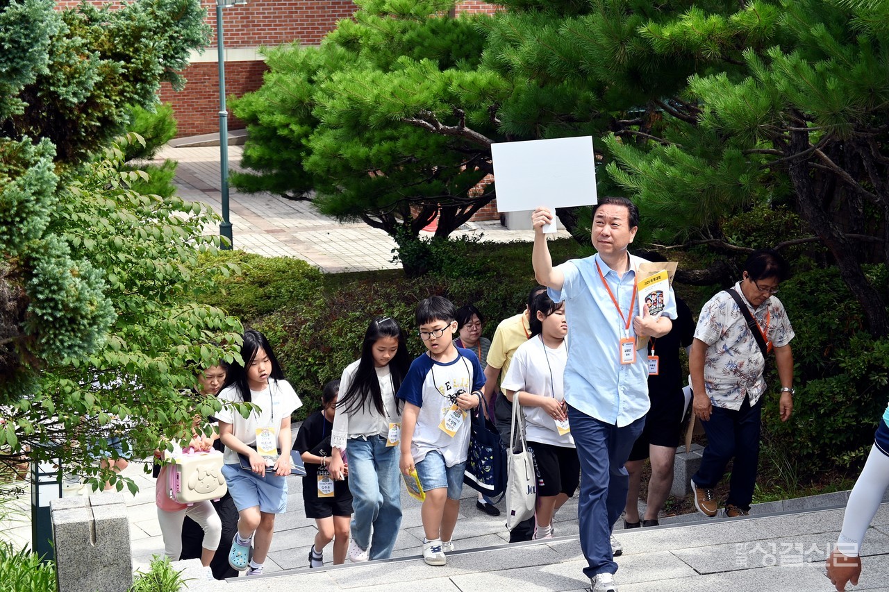 교회학교전국연합회는 8월 8-9일 충남 천안 국립중앙청소년수련원에서 ‘하나님의 정의로 하이파이브!’를 주제로 ‘2025 하계대회’를 진행 중이다.