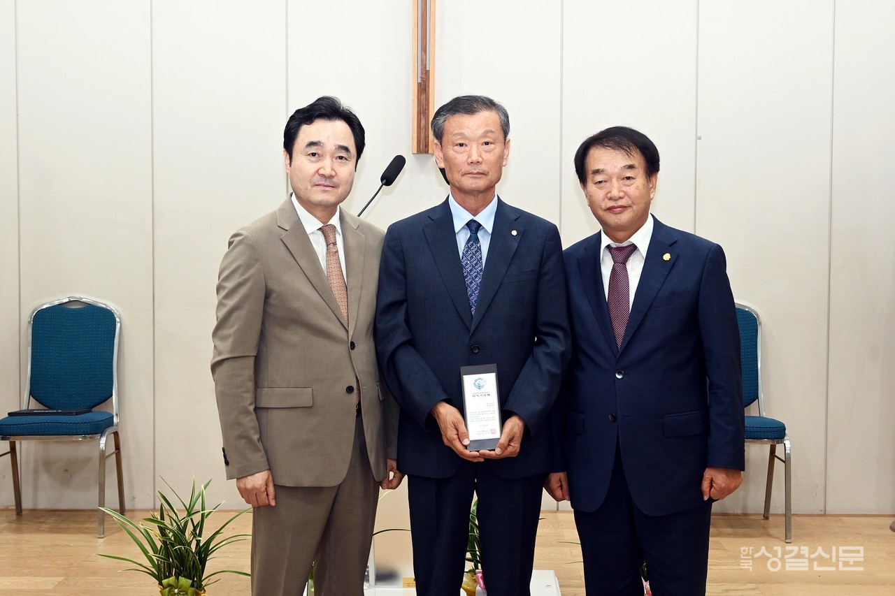 이재동 평신도국장 정년퇴임 감사예배가 8월 22일 총회본부 예배실에서 드려졌다.