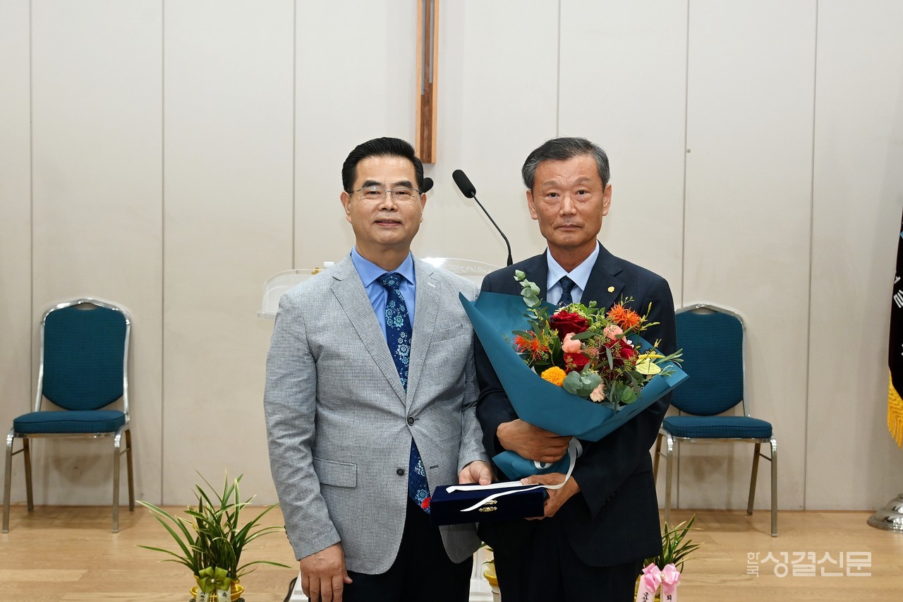 이재동 평신도국장 정년퇴임 감사예배가 8월 22일 총회본부 예배실에서 드려졌다.