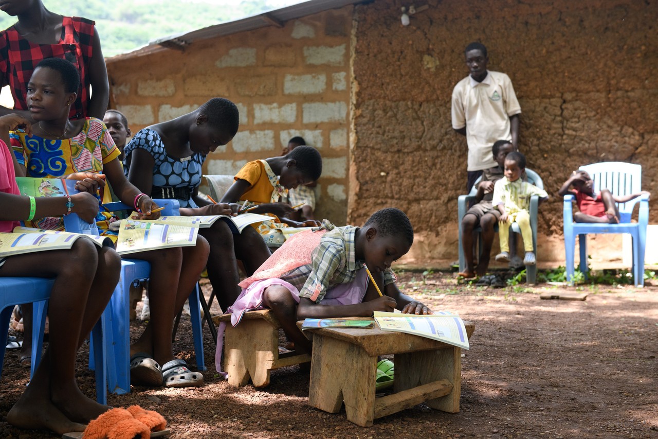 OCC선물상자를 받은 가나 어린이들. (사진=사마리안퍼스 제공)