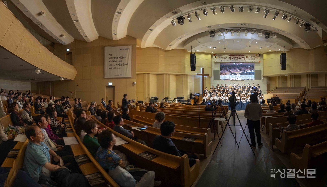 목사합창단은 지난 9월 22일 강서교회에서 제6회 정기공연을 개최했다.