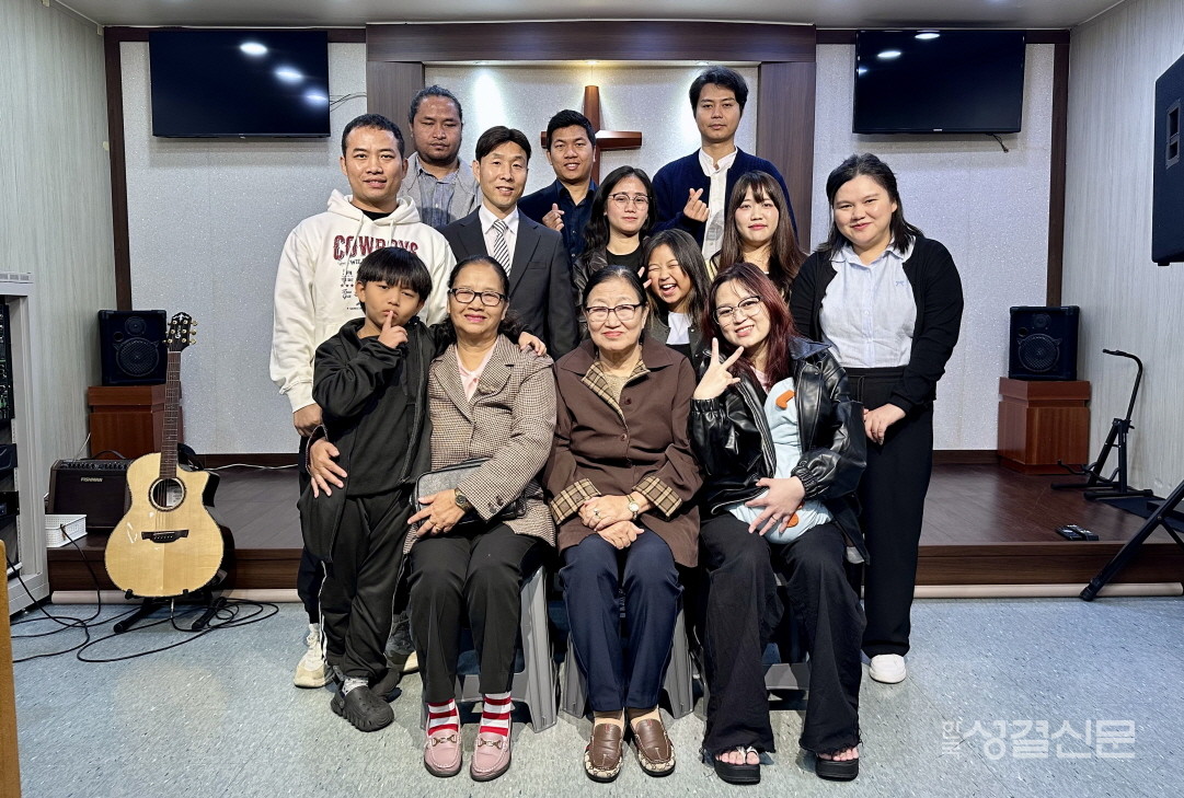 뉴예루살렘교회 성도들과